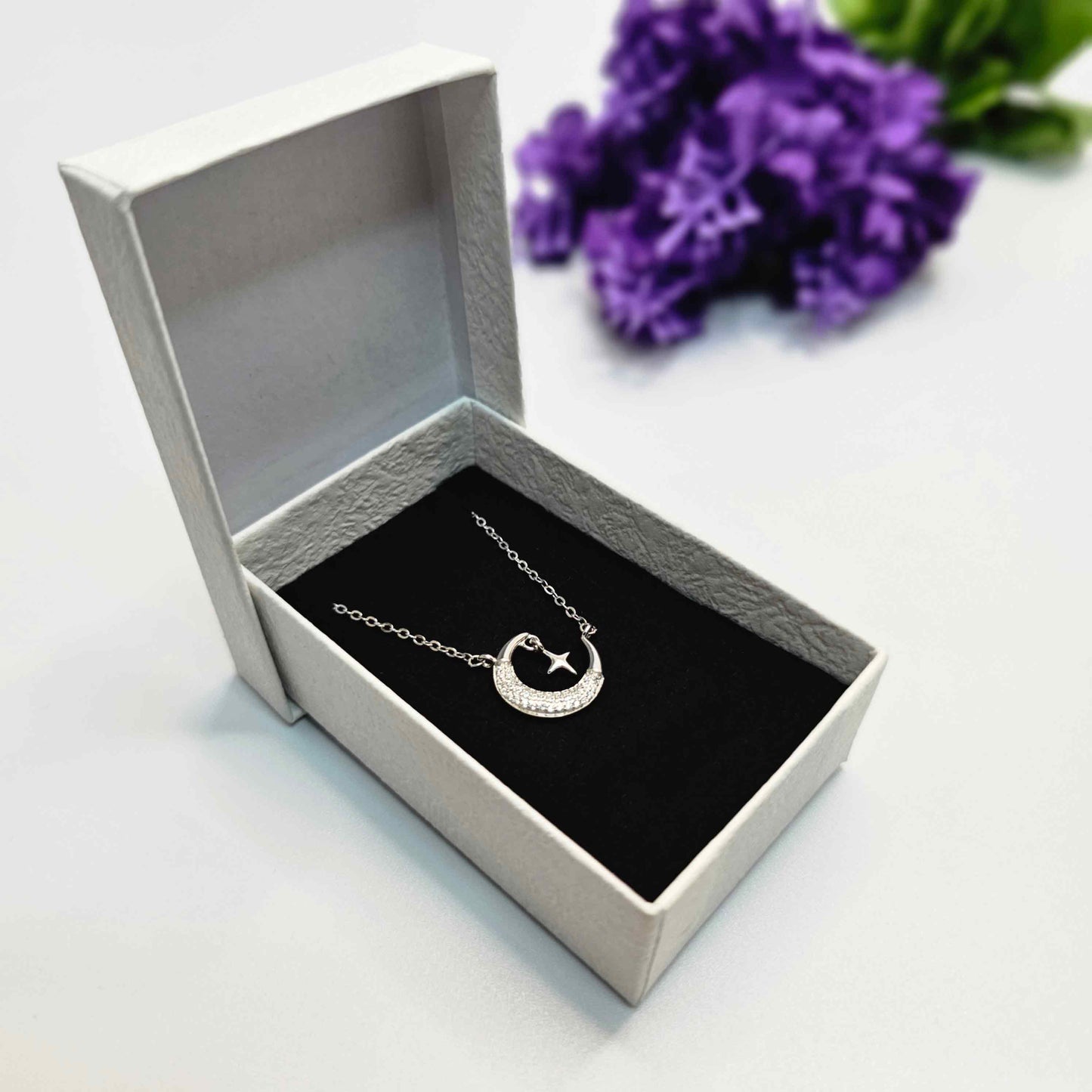 Veroza Women 18" Chain Sterling Silver Crescent Moon /Sparkling Star Necklace