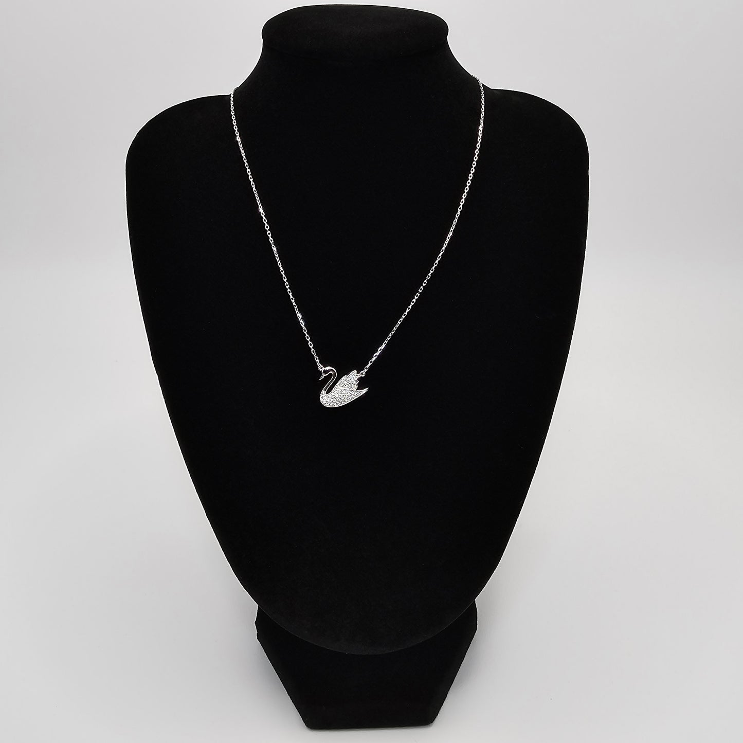 Veroza Women 18" Chain Sterling Silver Swan design Pendant Necklace