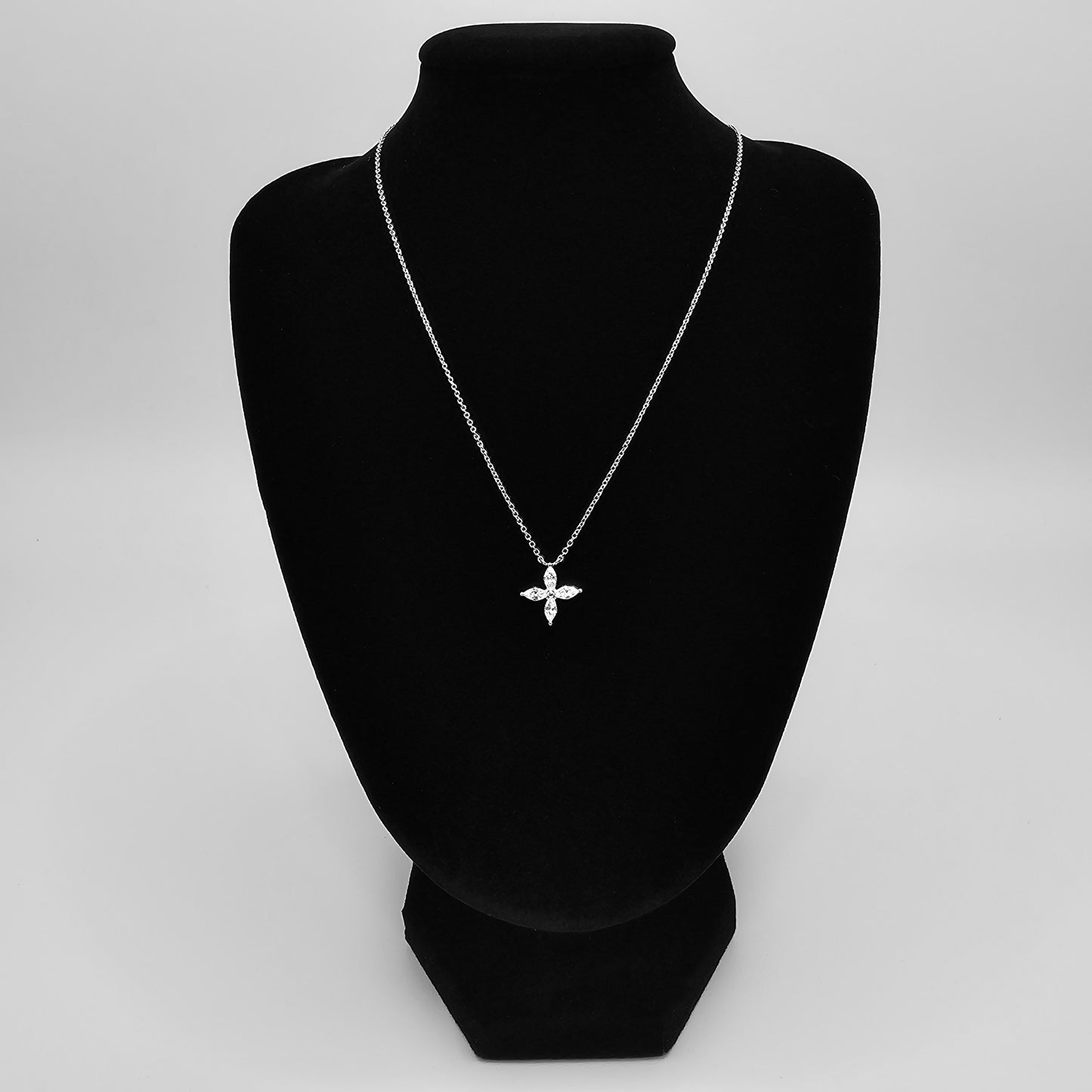 Veroza Women 18" Chain Sterling Silver cross design Pendant Necklace