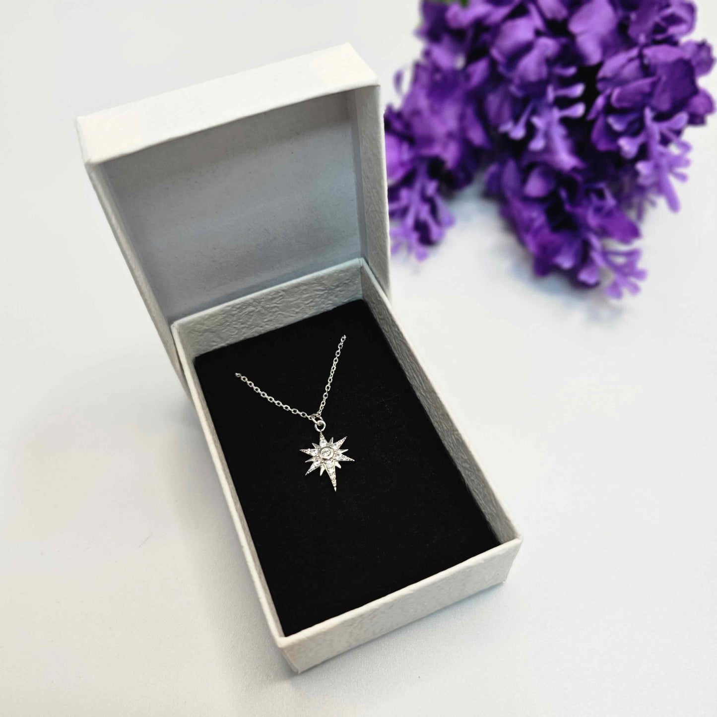 Veroza Women 18" Chain Sterling Silver a starburst design Pendant Necklace