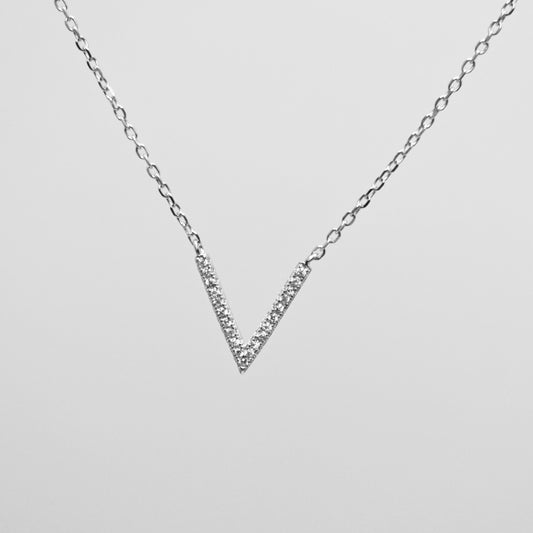 Veroza Women 18" Chain Sterling Silver V-shaped design Pendant Necklace