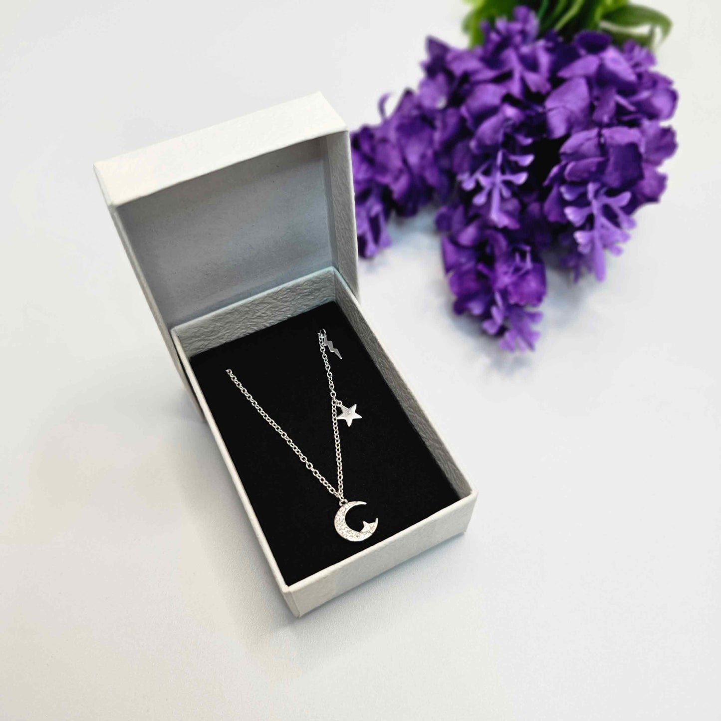 Veroza Women 18" Chain Sterling Silver crescent moon design Pendant Necklace